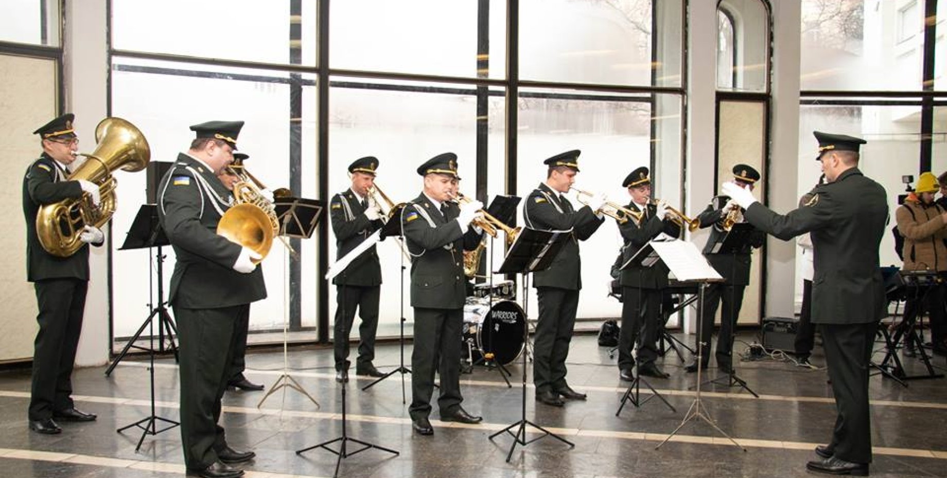 иоганнес вильднер дирижер венского оркестра штрауса. киевские оркестры. никколо паганини концерт 2 для скрипки с оркестром. кравчук киевские камерный оркестр. киевские оркестры.