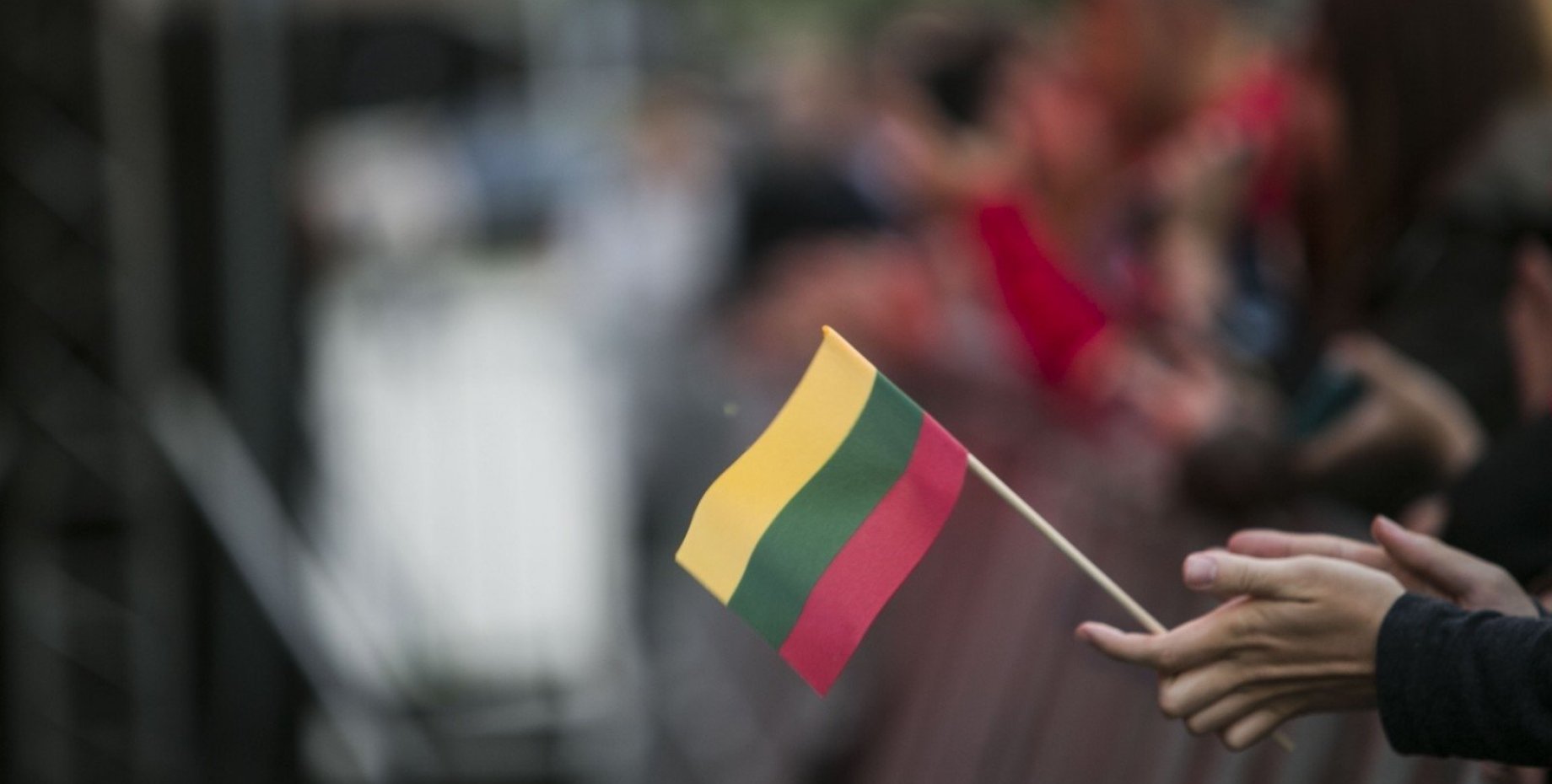 Литва кризис. Мигранты на границе литвы и белоруссии. Житель вильнюса. Литва кризис. Литва кризис.