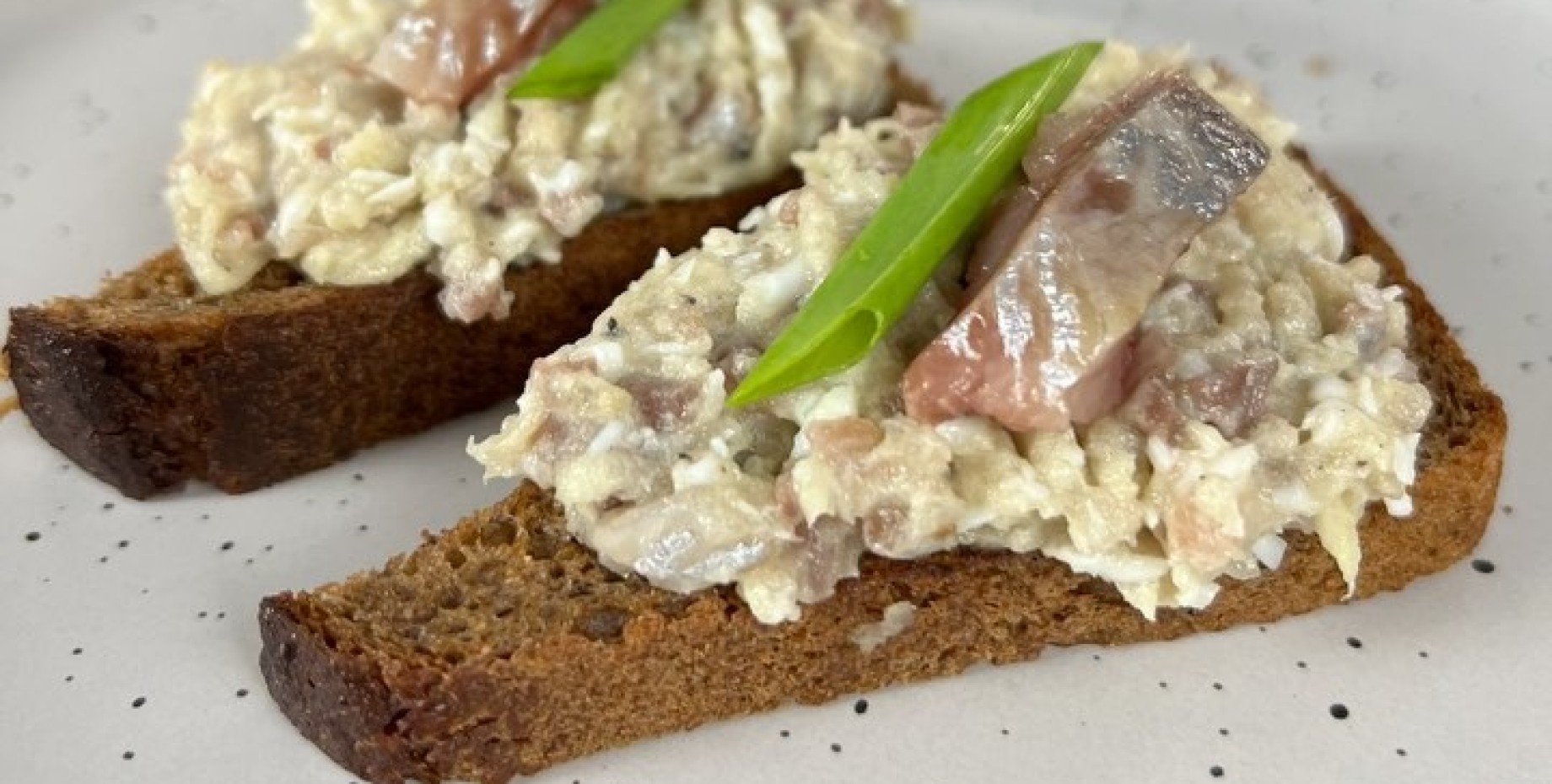 Форшмак из селедки в новогоднем оформлении