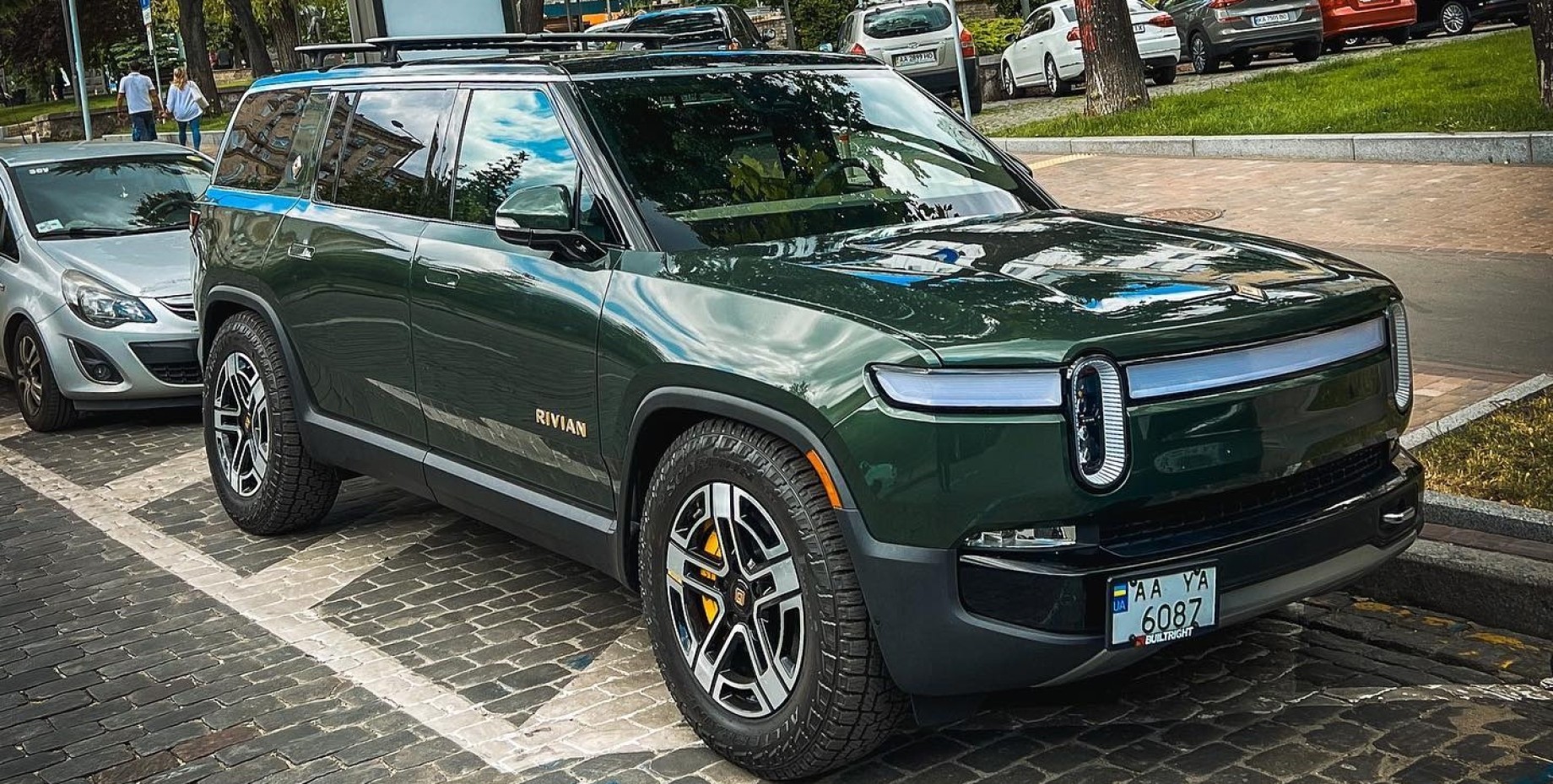 Новый Rivian R1s 2025 Года Купить