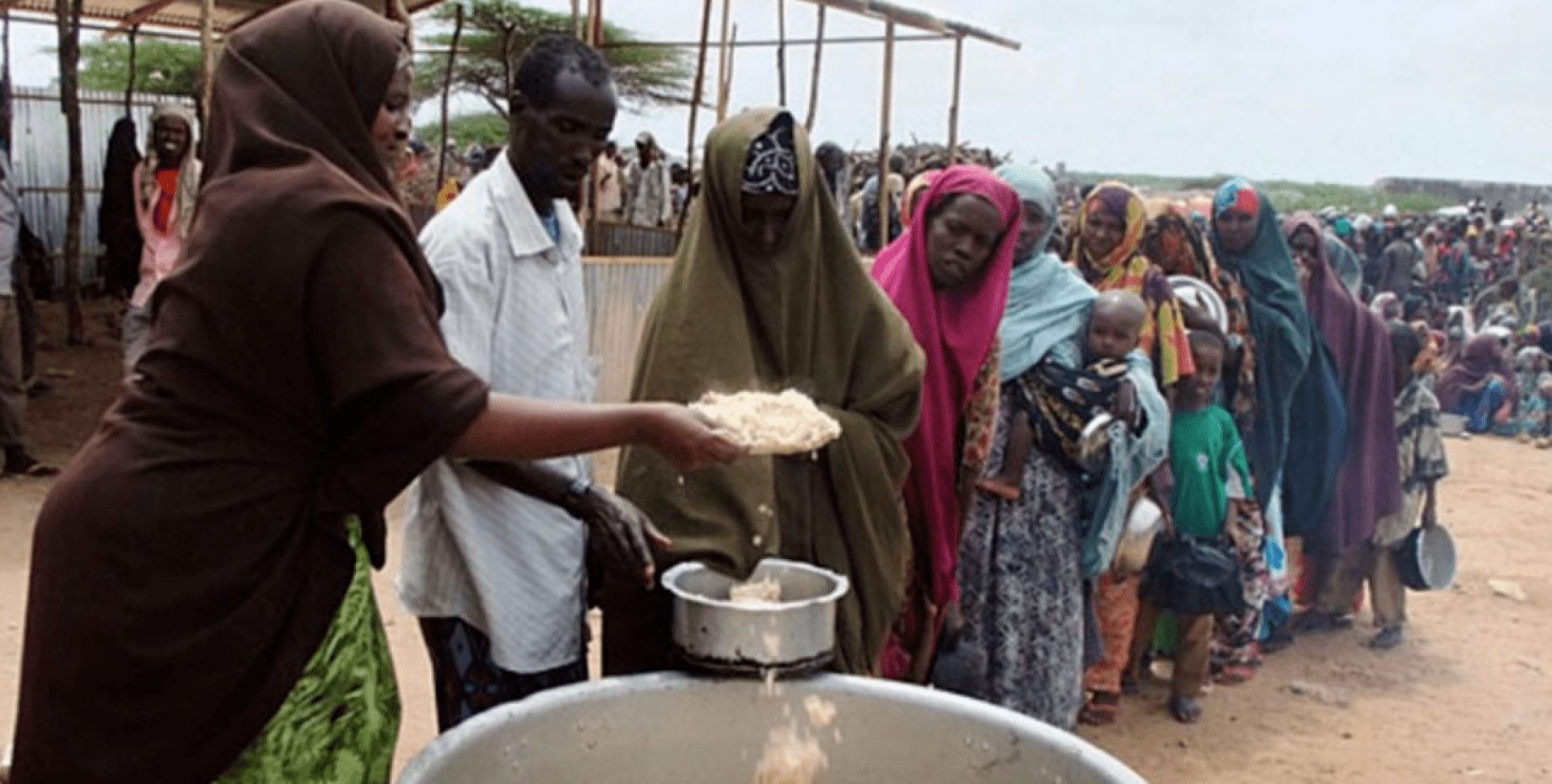 Голод и недоедание. Голод в Восточной Африке 2011. Очередь за едой в Африке.