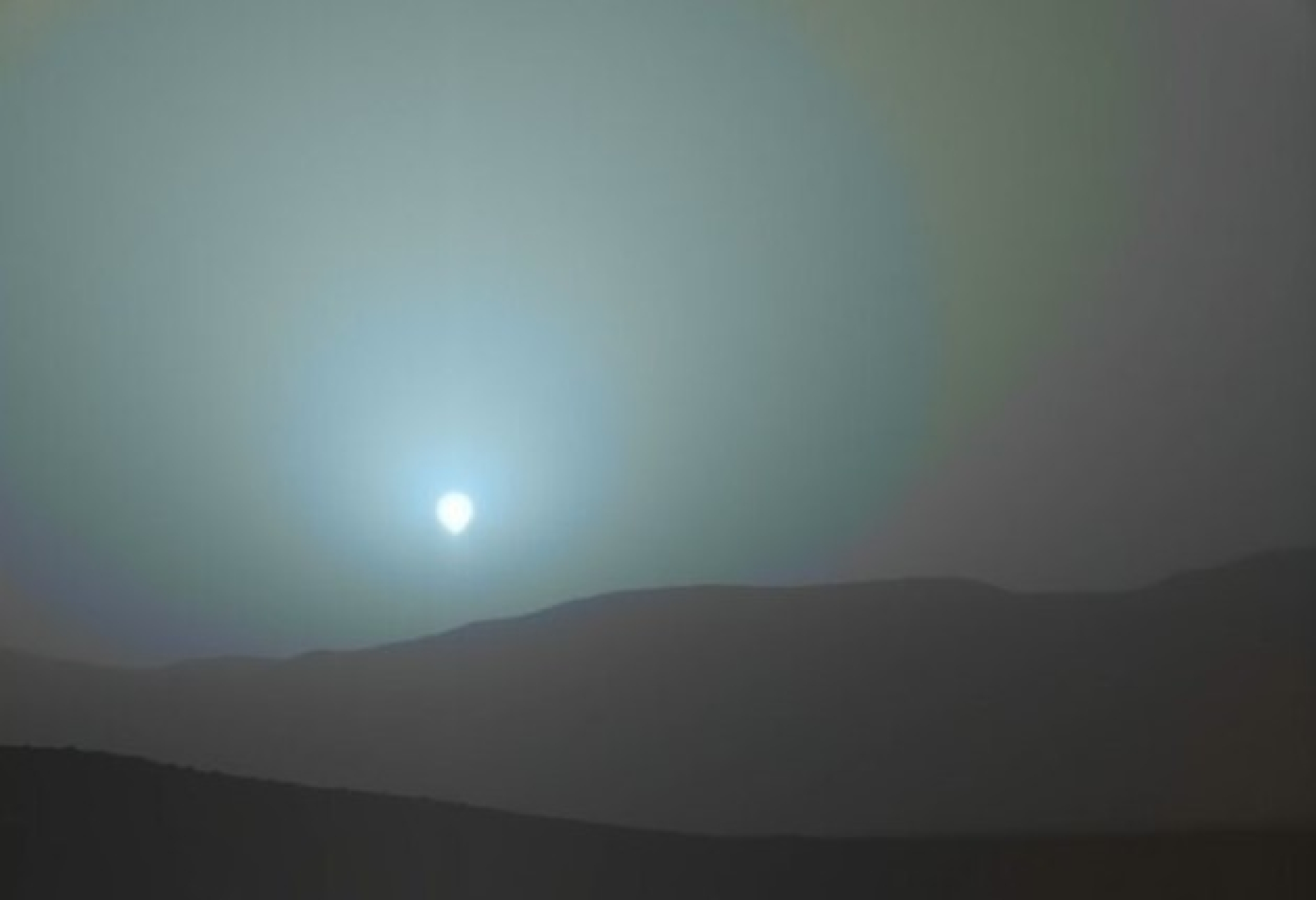 Сонце на Марсі: незвичайнийблакитний захід, якогонемає на Землі