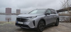 Тест-драйв Peugeot 5008: самый доступный семейный кроссовер в Украине
