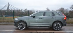 Тест-драйв нового Volvo XC60 T8: універсальний варіант