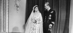 74 года назад Елизавета II стала королевой. Как она встретила Филиппа — любовь всей жизни (фото)