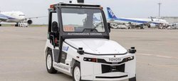 Беспилотные авто Toyota начали обслуживать аэропорт в Японии (фото)