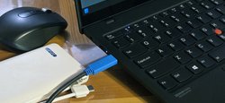 Ноутбук повільно заряджається через порт USB-C: у чому причина і як виправити