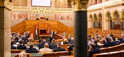 Минус 40% к зарплате: венгерские депутаты единогласно поддержали сокращение собственных выплат, — СМИ