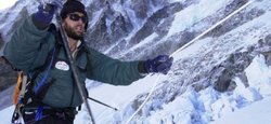 Эверест без права на ошибку: истории альпинистов, вошедших в историю (фото, видео)