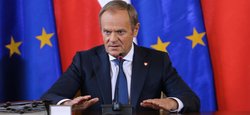 "Много вложили, чтобы преодолеть демонов прошлого": Туск предупредил Киев из-за скандала с УПА