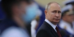 Путин выглядит чуть лучше, чем Брежнев: как кремлевская медицина пытается сделать его бессмертным