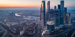В "Москва-Сити" звучат сирены: в высотке отключили лифты и начали эвакуацию (видео)
