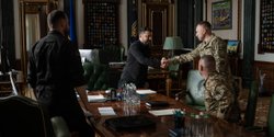 Зеленский встретился с Драпатым, Билецким и другими военачальниками: кого пригласили в Киев
