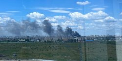 Вибухи у Воронежі: мешканці повідомляють про влучання у завод, що працює на ЗС РФ (відео)