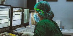 Виноваты китайцы: США официально объяснили, откуда взялся коронавирус