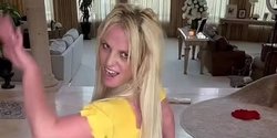Бритни Спирс смутила фанатов: показала танец в прозрачном нижнем белье (видео)