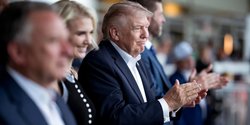 10 штрихов к портрету Дональда Трампа: президенту США исполнилось 80 лет (фото, видео)
