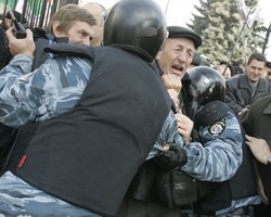 Руководитель чернобыльцев в Донецке попал в больницу