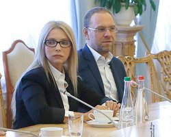 Тимошенко и Власенко простили незаконный переход границы