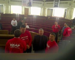 Кличко прибыл в Раду для блокирования трибуны