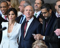 Лорен Санчес пришла на инаугурацию Трампа в кружевном бюстье (фото)