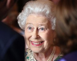 Елизавета II познакомилась с правнуком