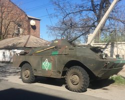 Избирательные участки в Мариуполе охраняет бронетехника