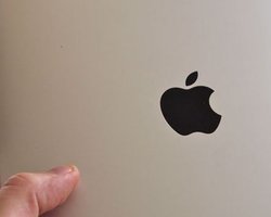 Хакер, взломавший iPhone, пройдет стажировку в Apple