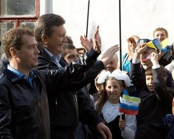 Янукович: с постройкой моста в Крыму и на Кавказе все изменится