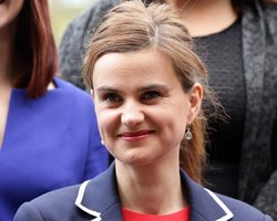 В Британии приостановили кампанию по Brexit после расстрела проевропейского депутата