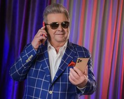 Поплавський під час обшуків з'явився у брендових капцях: скільки вони коштують (фото)