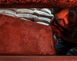 Заброшенный замок скрывал тайну: что исследователи увидели в подземелье (видео)