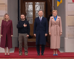 Зеленский встретился с Дудой в Польше под гимн Украины (видео)