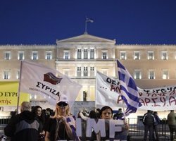 Парламент Греции принял бюджет на 2013 год