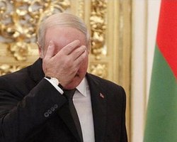 "Красная рука Лукашенко": на инаугурации президента Беларуси произошел странный ляп