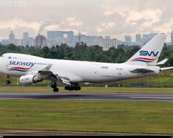 Грузовой самолет Азербайджана летел из Киева в Милан, но попал в Баку