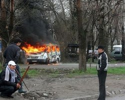 Киргизская оппозиция захватила аэропорт Манас