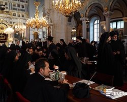 Автокефалия и подозрительный стакан. Что говорят соцсети об Архиерейском соборе в Стамбуле