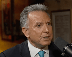 Трамп пытается сдвинуть мирные переговоры: спецпредставитель Уиткофф прибыл в РФ, — СМИ