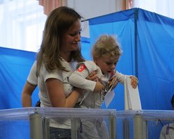 В Верховную Раду проходят пять политсил, - опрос