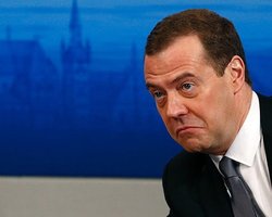 Медведев заявил, что испытывает "ненависть, презрение и омерзение" из-за биографии Сырского