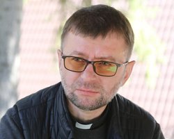 Війська Росії діють як одержимі. Єпископ Кава розповів про допомогу та посередництво Ватикану