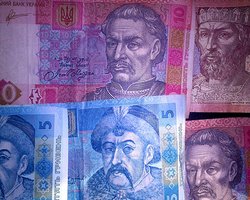 Идем к девяти. Британский банк описал курс гривны к доллару в 2013-2014