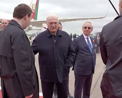 Лукашенко вже прилетів: стало відомо, хто все-таки з'явиться на парад у Москву
