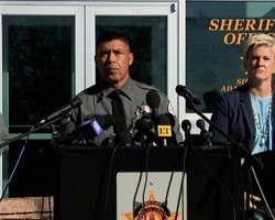 Смерть Галины Хатчинс на съемочной площадке: полиция США обнаружила боевые патроны