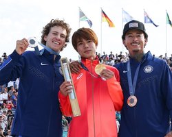 И недели не прошло: звезда Олимпиады пожаловался на ужасное состояние своей медали из Парижа