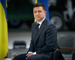 На первый референдум могут вынести вопрос о Донбассе, - Зеленский