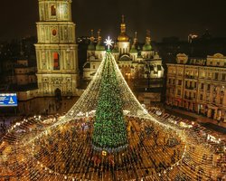 "Сегодня страшно смотреть": киевские елки из прошлого, которые вдохновляли на мемы (фото)