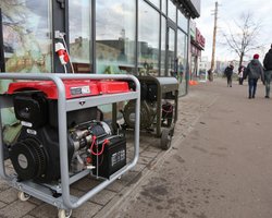 Графіки відключень на 27 лютого: у кого не буде світла по 14 годин