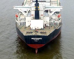 У сомалийских пиратов отбили судно с украинцами на борту